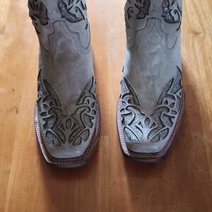 J.B. Dillon White and Silver Embroidered Heeled Boots